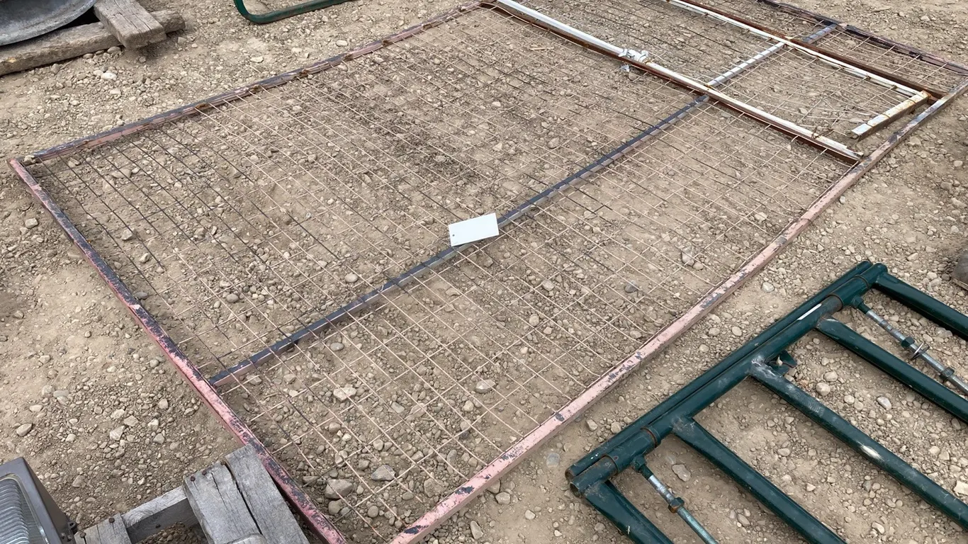 (1) 10' Kennel Panel with Gate