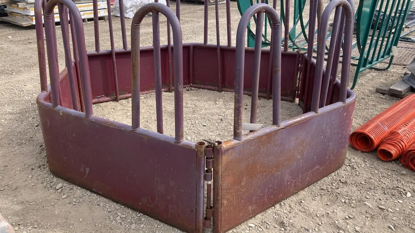 Tombstone Round Bale Feeder