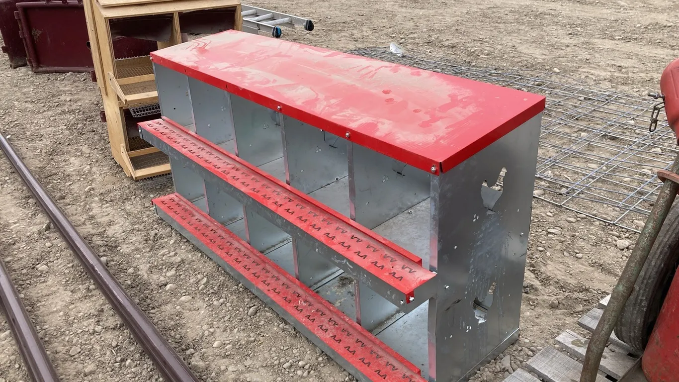 (10) Unit Chicken Laying Station