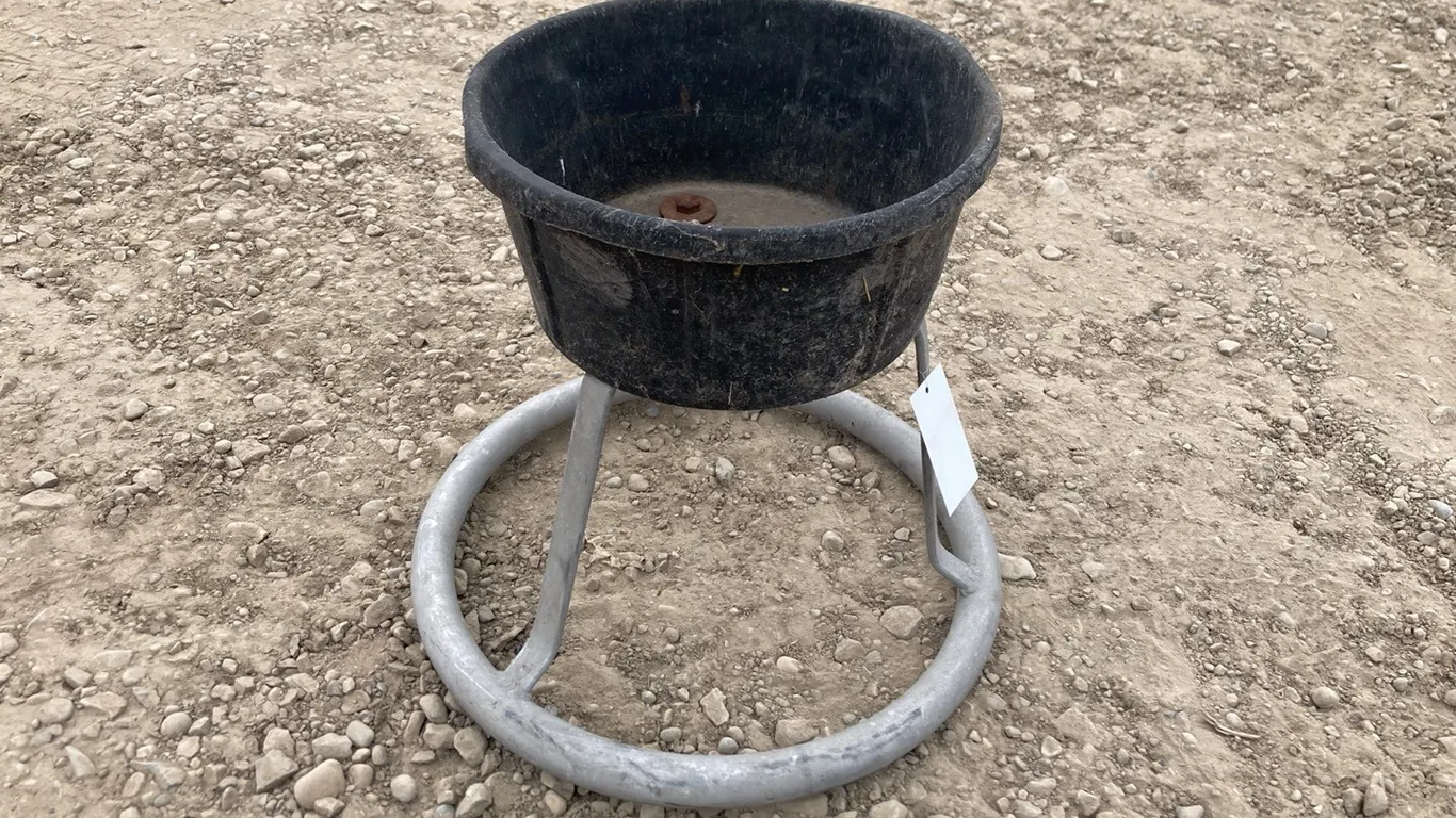 Self Standing Horse Feeder