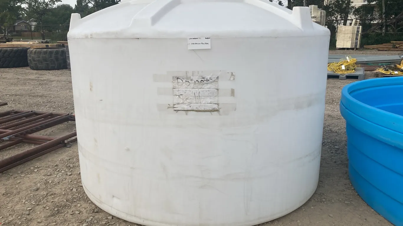 1250 Gallon Poly Tank