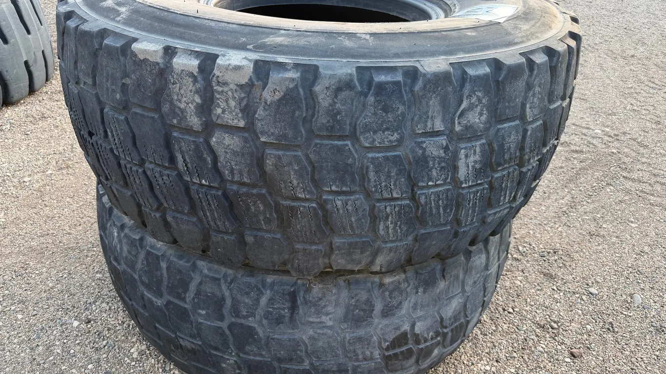 (2) Kal Tire 20.5 R25 Loader Tire