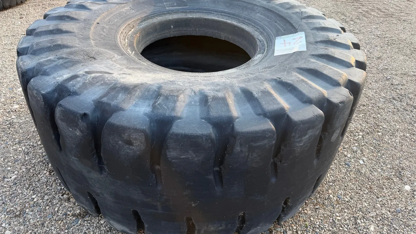 (1) Yokohama 23.5 x 25 Rock Loader Tire
