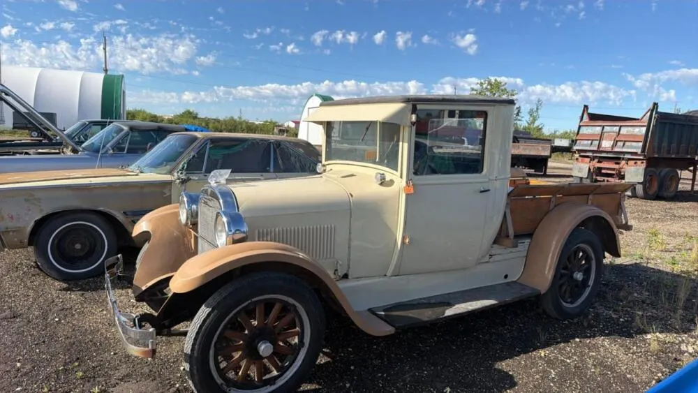 1927 Dodge pick up w/wooden wheels