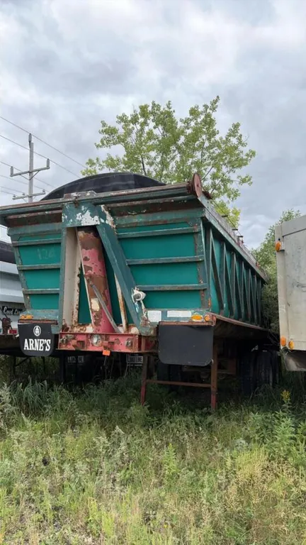 Arnes tandem end dump trailer
