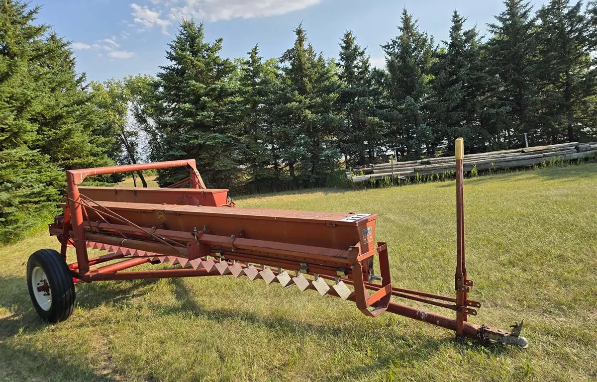 Gandy 424-8SNF Pull-Type Applicator
UNRESERVED