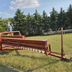 Gandy 424-8SNF Pull-Type Applicator
 UNRESERVED