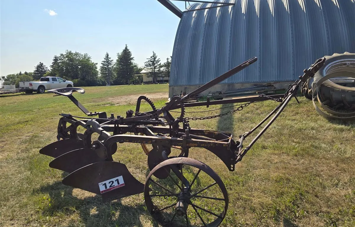 John Deere 484 Pull-Type Plow
UNRESERVED