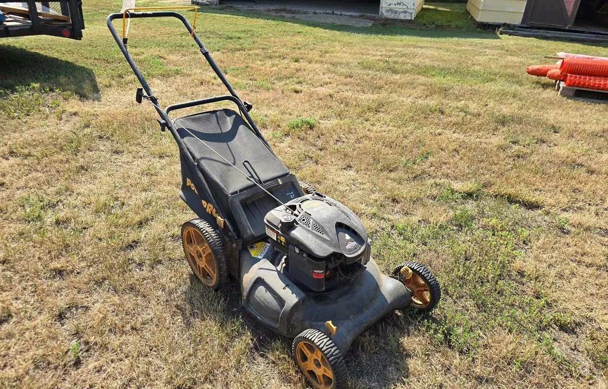 Poulan Pro 21" Push Mower
UNRESERVED