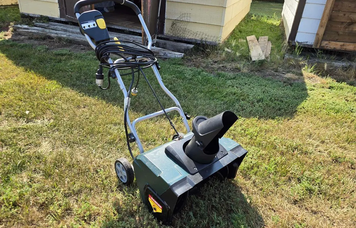 Electric Snow Blower
UNRESERVED