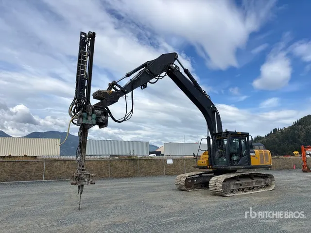 2020 John Deere 300GLC Foundation Drill