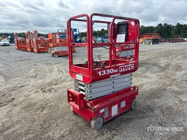 2018 MEC 1330SE Electric Scissor Lift