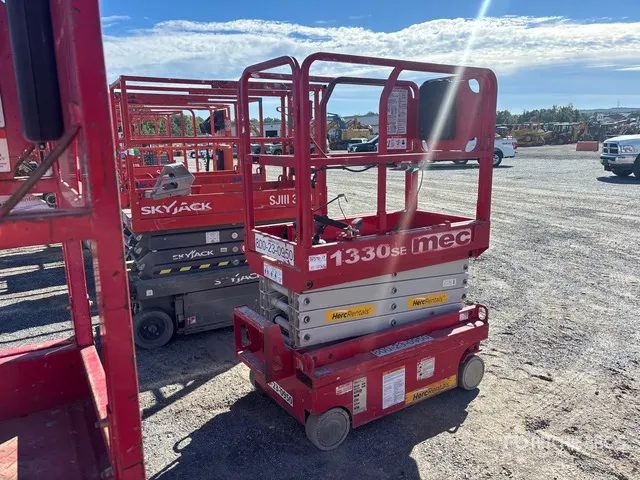 2019 MEC 1330SE Electric Scissor Lift