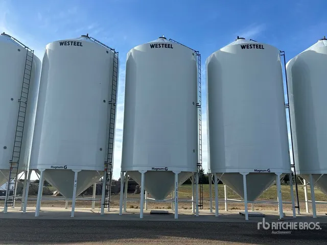 Westeel +/- 5000 bu Hopper Grain Bin