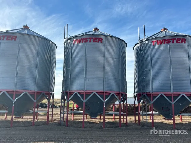Twister +/- 4650 bu 5 Ring Hopper Grain Bin
