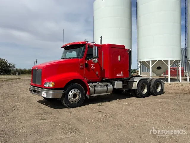 2004 International 9200I 6x4 T/A Sleeper Truck Tractor
