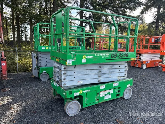 2014 Genie GS3246 Electric Scissor Lift