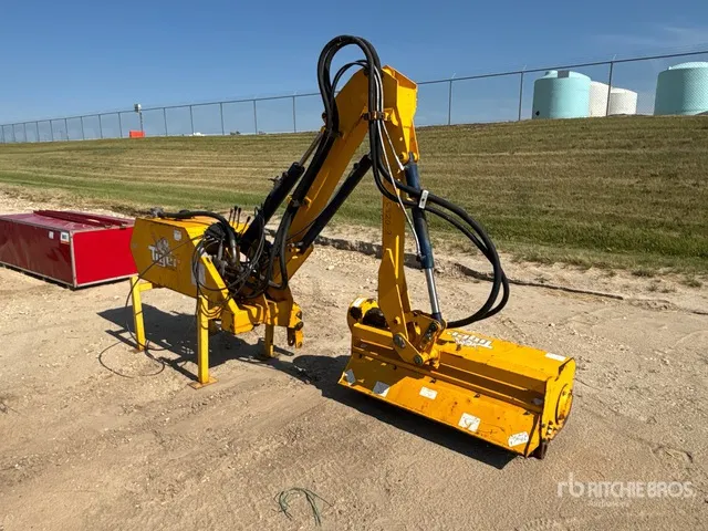 Tiger FTB0002 48 in 3-Point Rear Boom Flail Mower