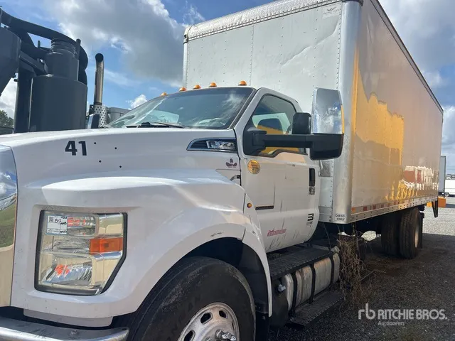2017 Ford F-650 4x2 Van Truck (Inoperable)