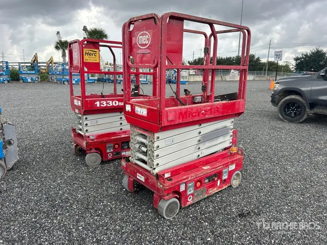 2018 MEC MICRO 19 Electric Scissor Lift