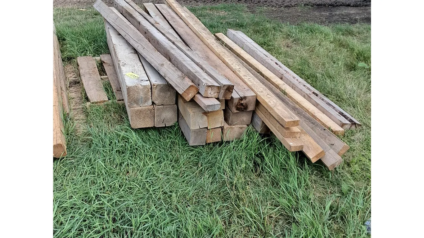 Variety Size and Length of Lumber, 6x8,2x4,4x4