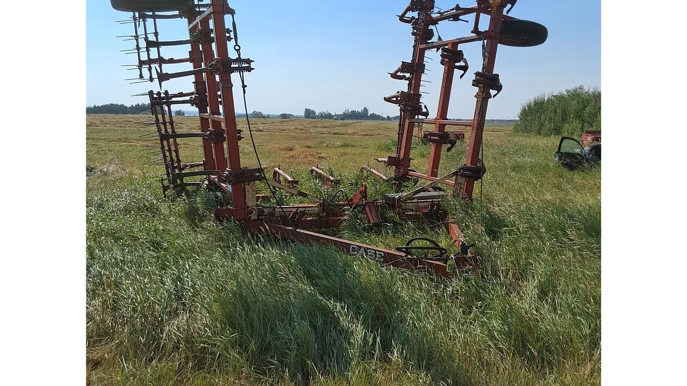 24ft Case Deep Till with 6 Mounted Harrows