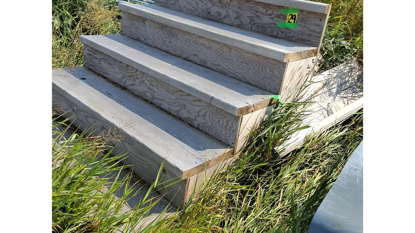 (2) 4 Rise Wooden Steps, 4 ft Wide