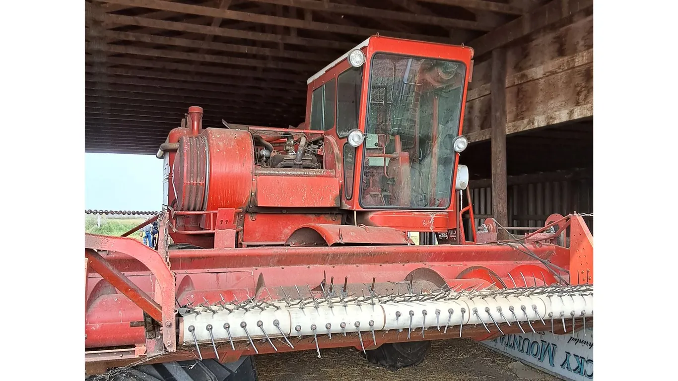 Massey Ferguson 510 Western Special Combine Gas Engine,