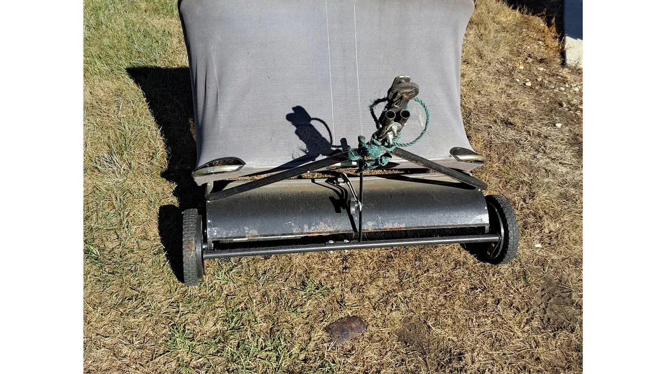 Red Rock Lawn Sweeper - 38" Path