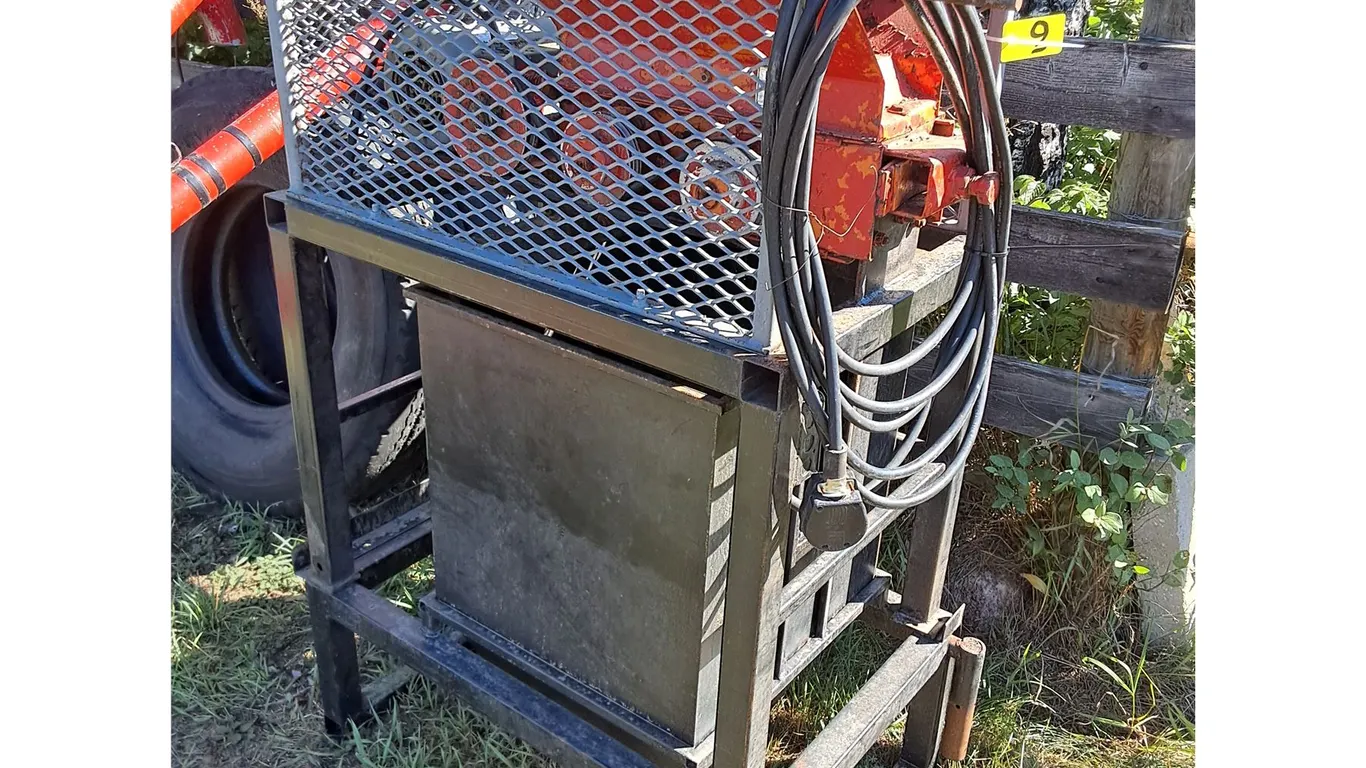 MacLeod's Electric 6" Grain Roller - 38x24x58"