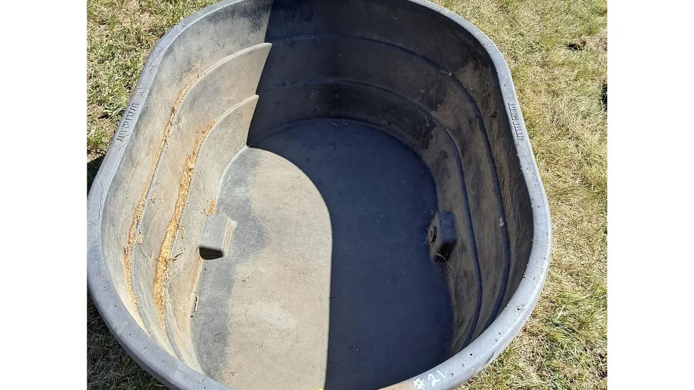 Little Giant Water Trough - Approx 100 Gallons - 62x42x22"
