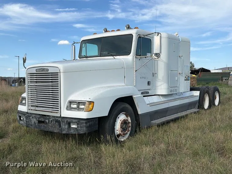 1995 Freightliner FLD semi truck