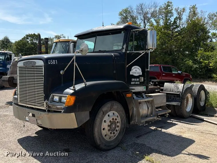1994 Freightliner USF-1E semi truck