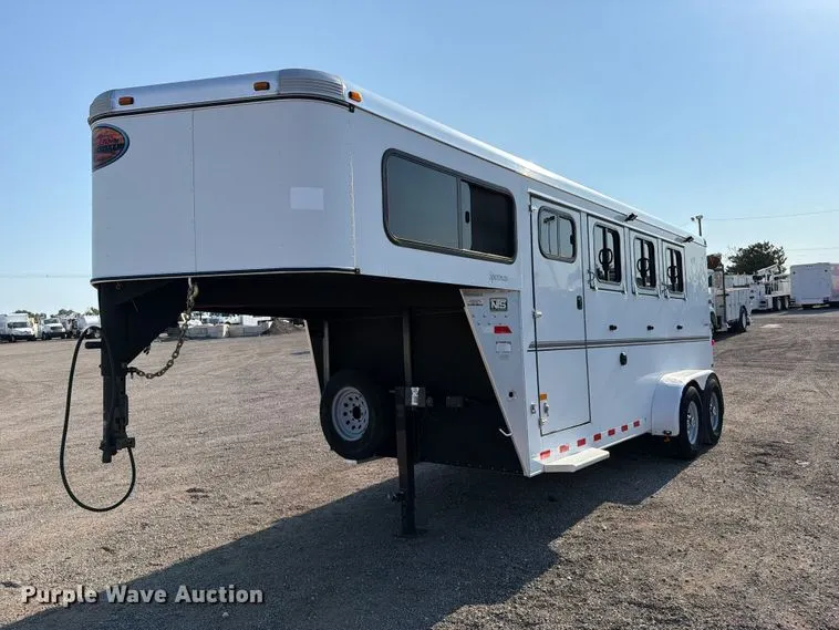 2012 Sundowner Sportman horse trailer
