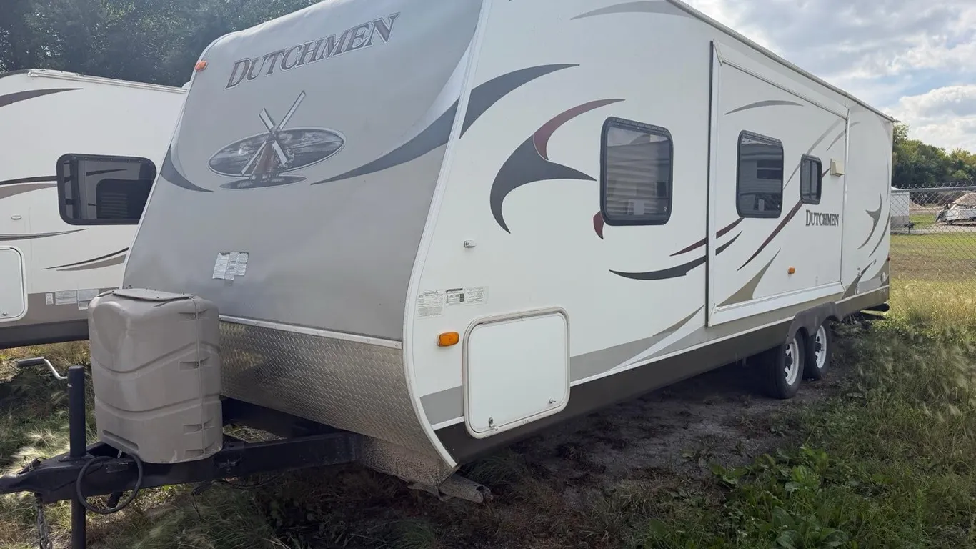 OFFSITE - 2013 Dutchmen 286BHGS so 28 ft camper