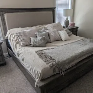 WG&R 5 Piece Bedroom Set