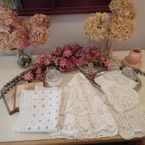 Bathroom Décor and Linen Assortment