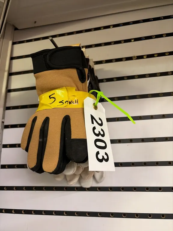 5 - NEW/UNUSED PAIRS OF STIHL SMALL GLOVES
