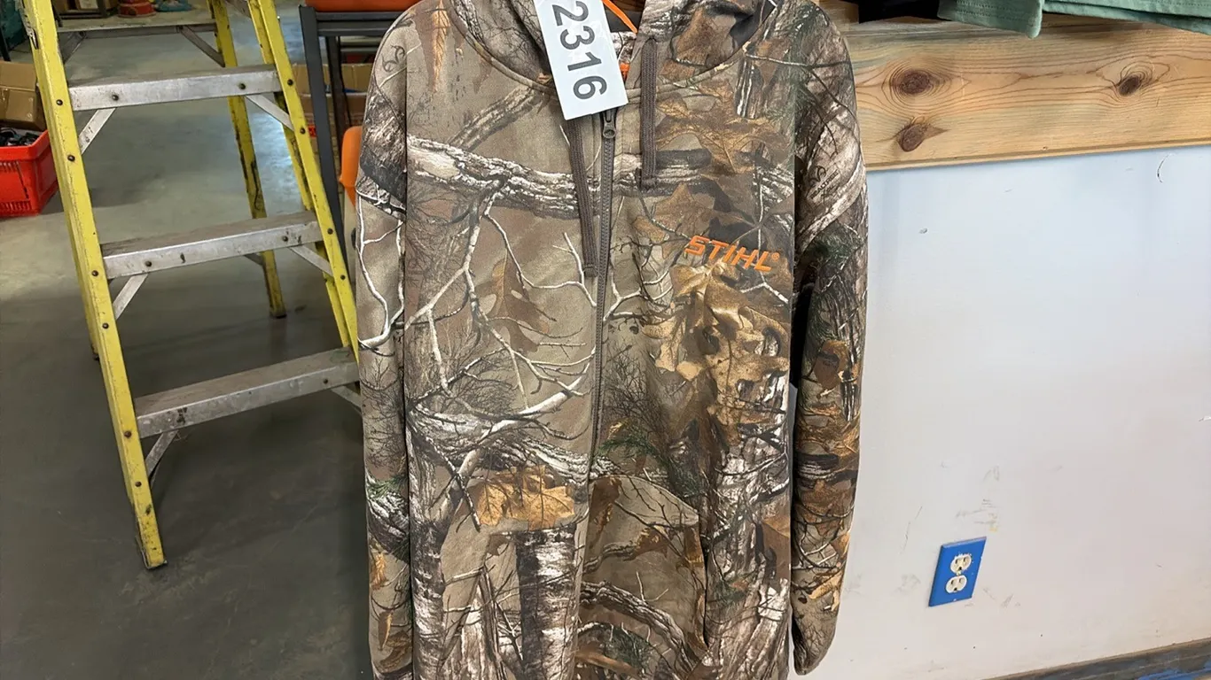 NEW/UNUSED STIHL CAMO HOODED 2XL JACKET