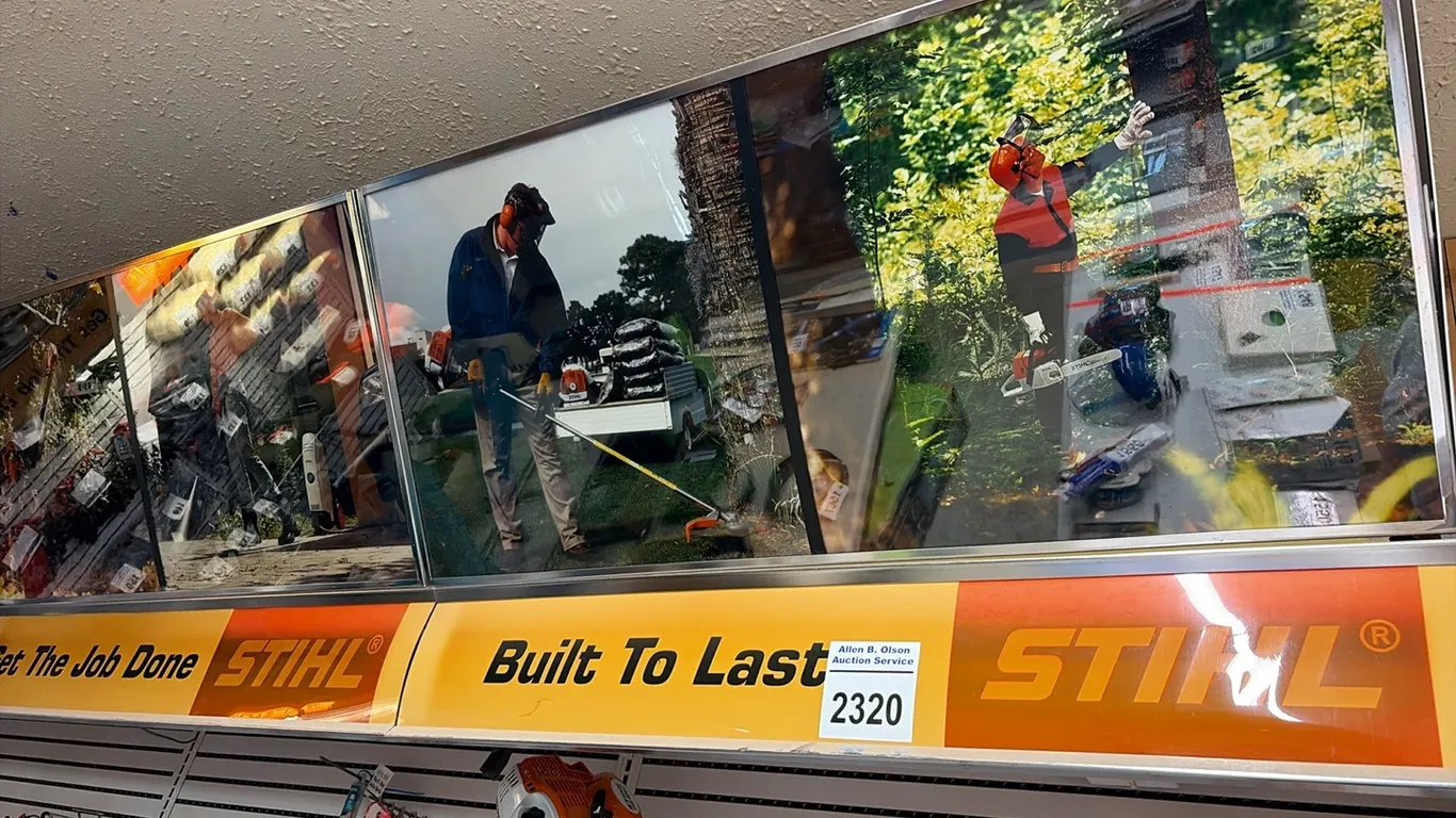LARGE STIHL CORNER DISPLAY RACK