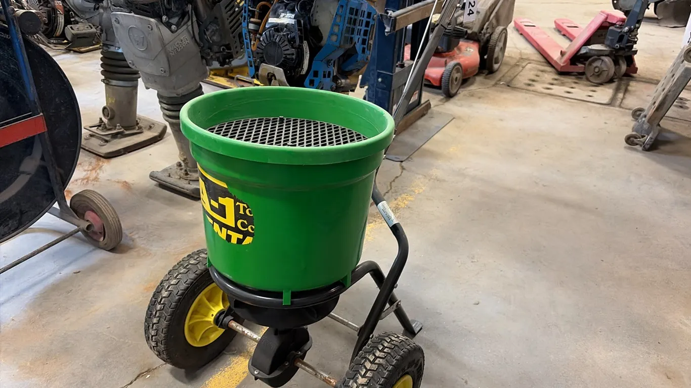 BROADCAST SPREADER