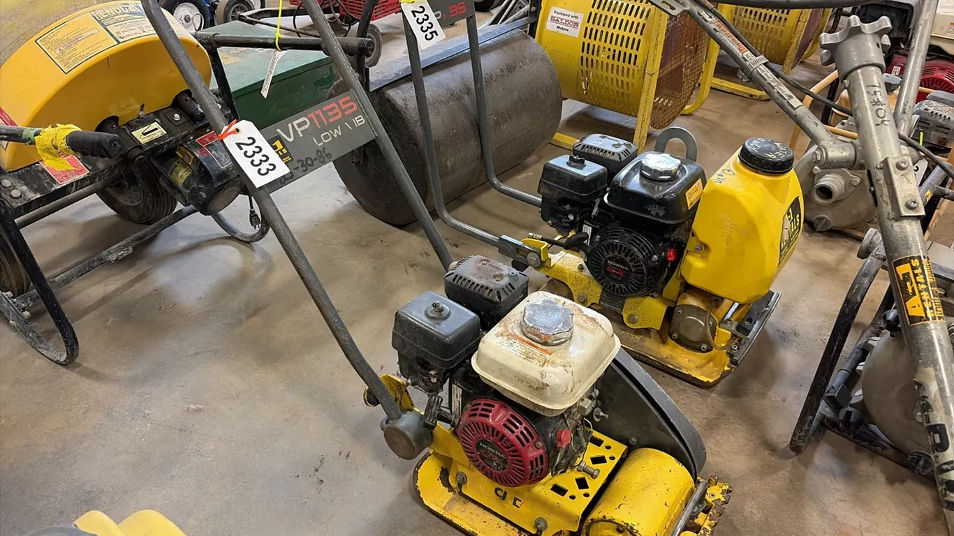 WACKER NEUSON VP1135 12"X16" LOW VIBE PLATE TAMPER