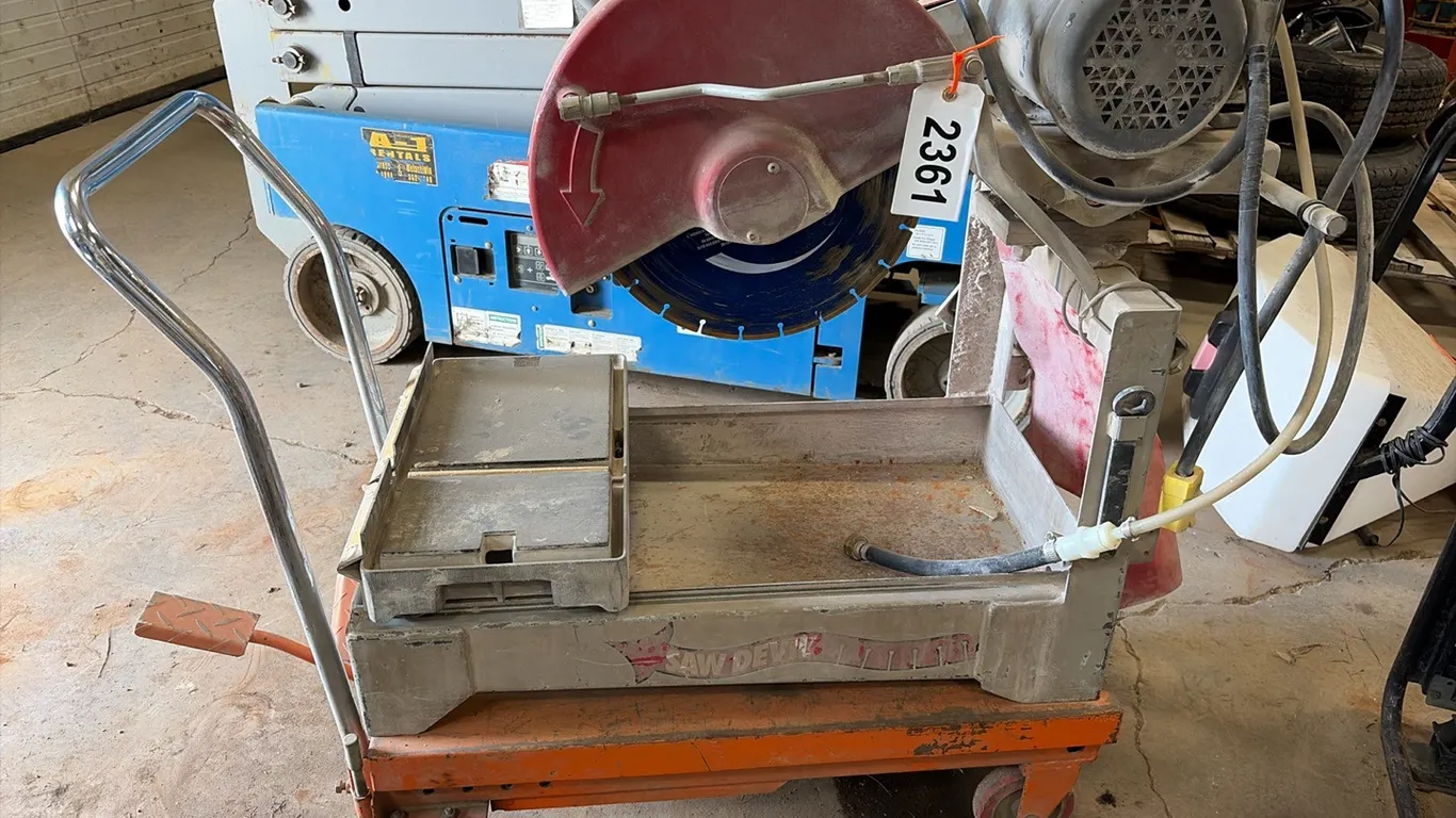 SAW DEVIL WET SAW w/ TRAY & ELECTRIC MOTOR MOUNTED ON 4 WHEEL CART