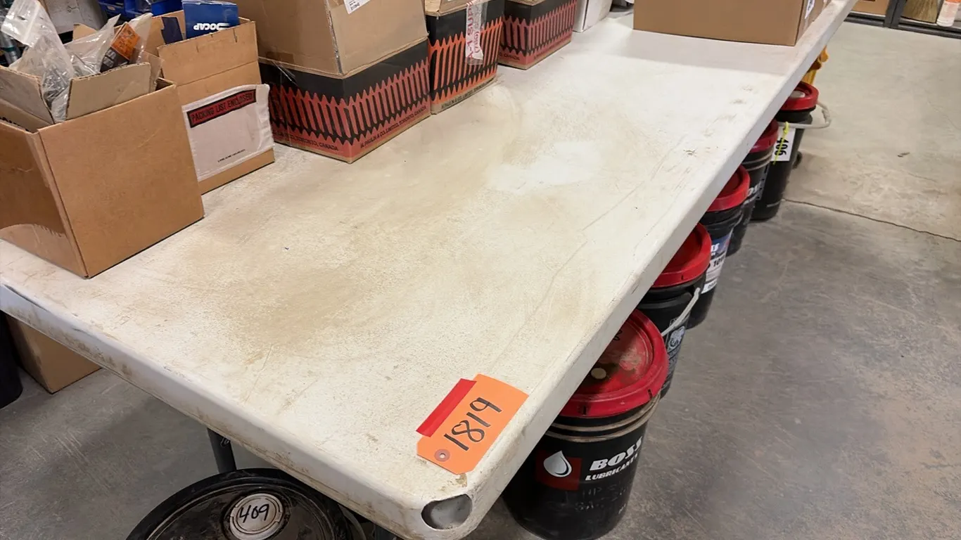 8'Lx30"W PLASTIC TOP FOLDING TABLE