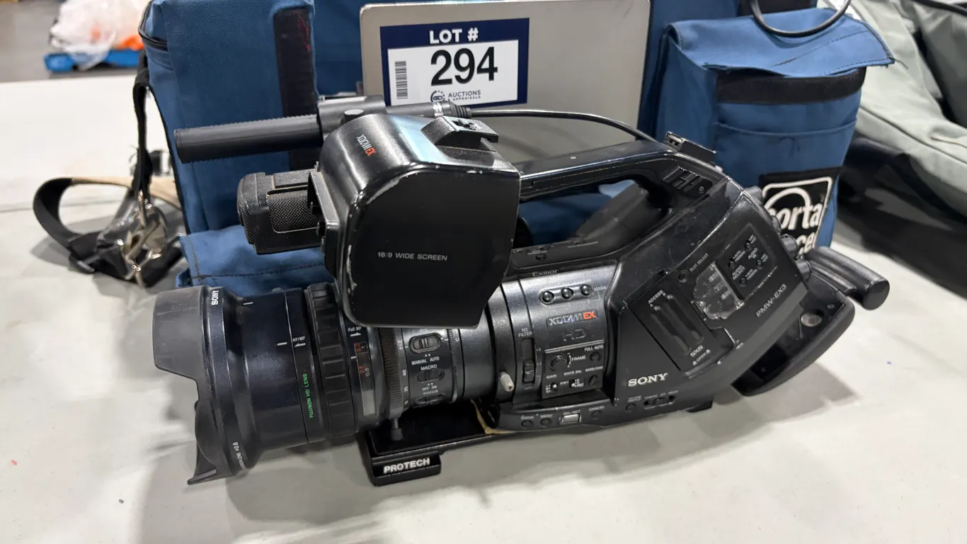 SONY PMW-EX3 XDCAM EX HD PROFESSIONAL VIDEO CAMERA WITH SONY LENS, SXS PRO MEMORY CARDS & PORTA BRAC