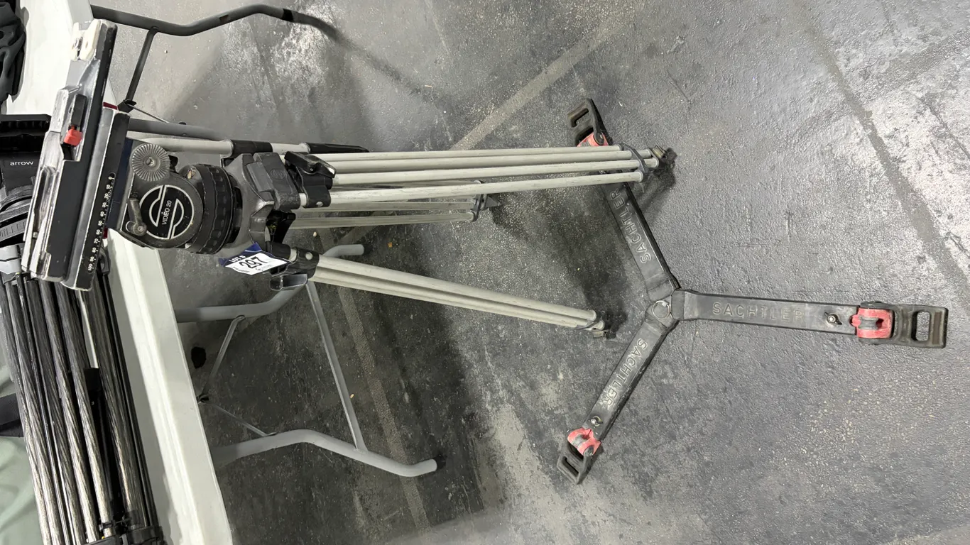 SACHTLER VIDEO 20 PROFESSIONAL VIDEO CAMERA TRIPOD WITH FLOOR SPREADER