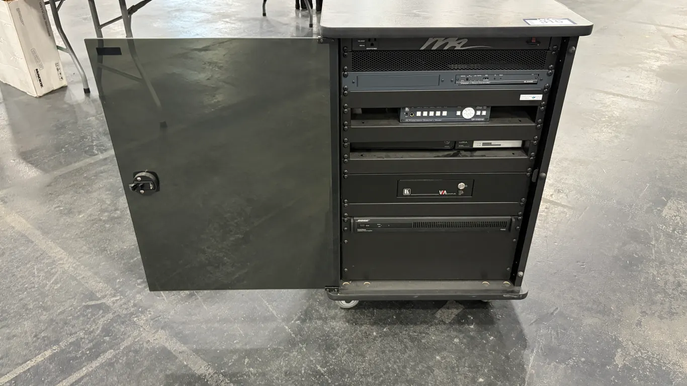 MOBILE AUDIO/VIDEO EQUIPMENT RACK WITH KRAMER, BOSE, LUXUL & MASTER/ROOM CONTROLLER