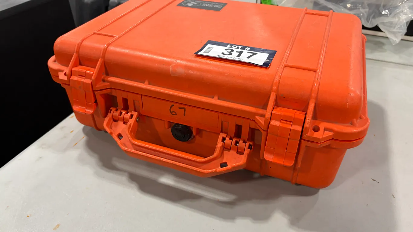 PELICAN 1500 HARD-SHELL PROTECTIVE EQUIPMENT CASE