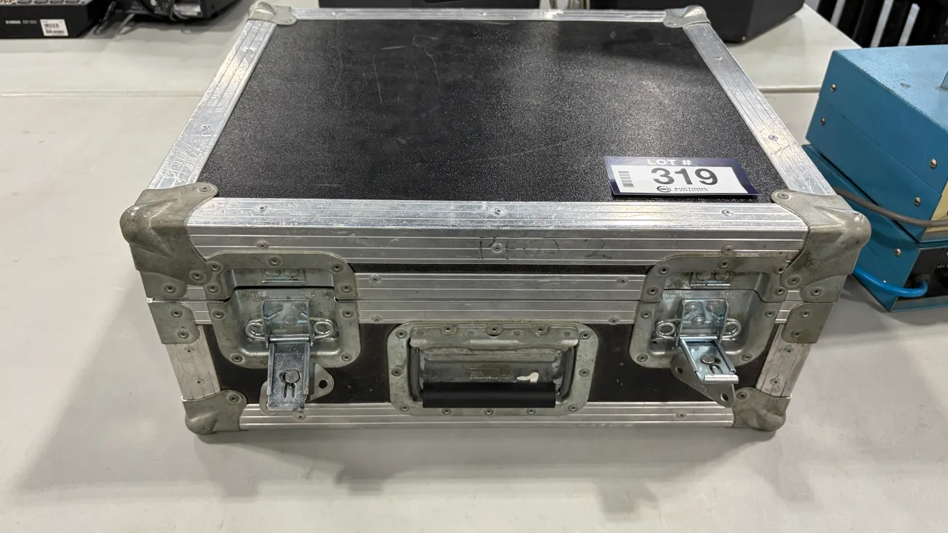 HEAVY-DUTY ATA-STYLE ROAD/EQUIPMENT CASE