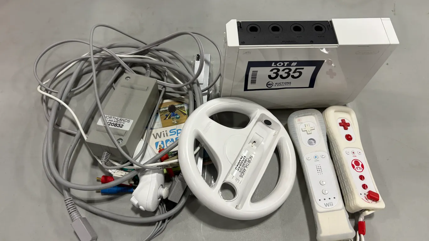 NINTENDO WII CONSOLE WITH WII REMOTES & STEERING WHEEL